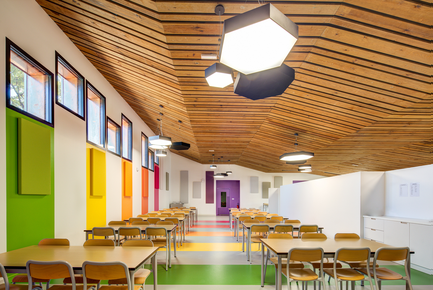 法国北佩利克学校 · 融入环境的创意建筑-20