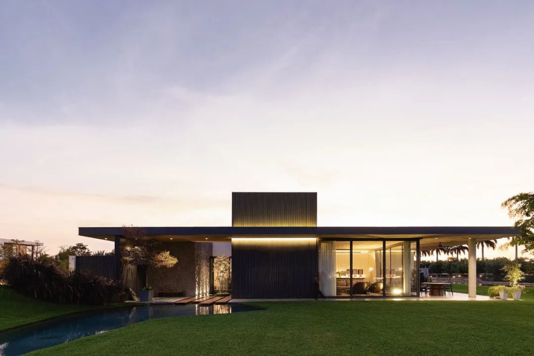 厄瓜多尔 6M 别墅 | 融入自然的简约空间-16