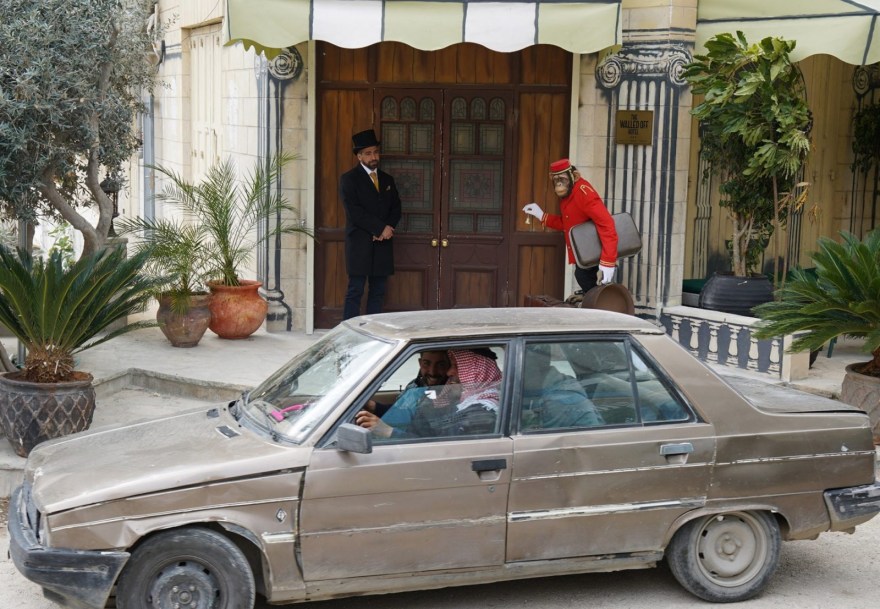 班克斯打造“隔离墙”艺术酒店-5