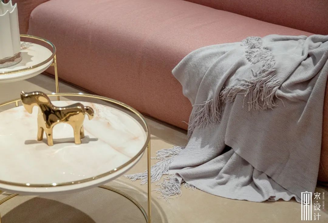 粉色梦幻空间,打造独立女性专属领地-38