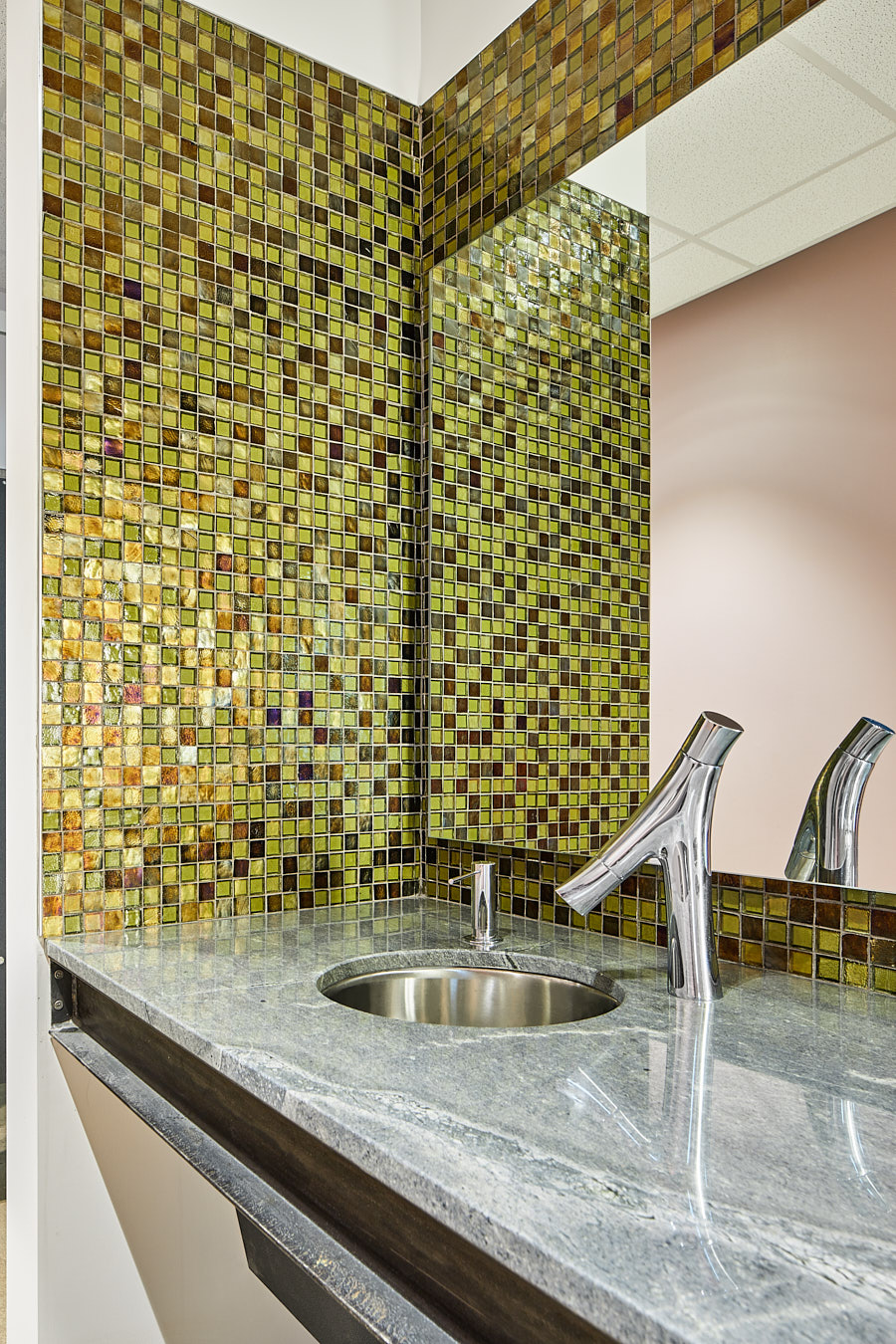 尼亚加拉湖畔葡萄酒庄园零售与品鉴亭-10