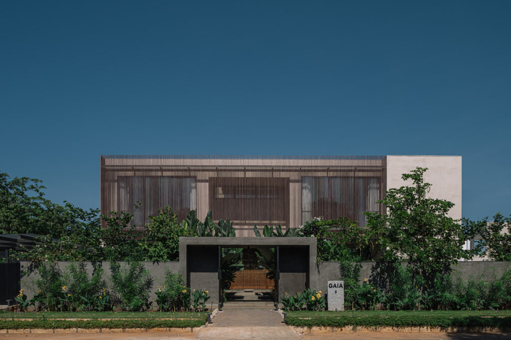 盖亚

注：GAIA在天文学等领域常指盖亚，它既是希腊神话中的大地女神名，也被用于命名欧洲空间局的天体测量卫星等 丨印度丨FADD Studio-13