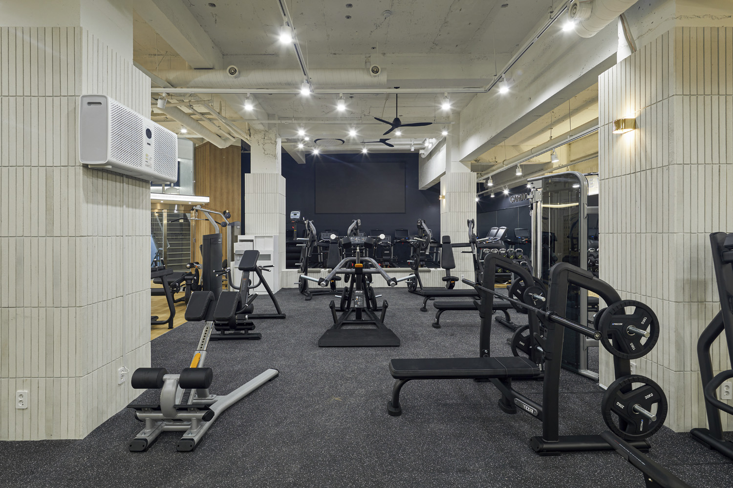 简约时尚的 130 平健身空间设计-4