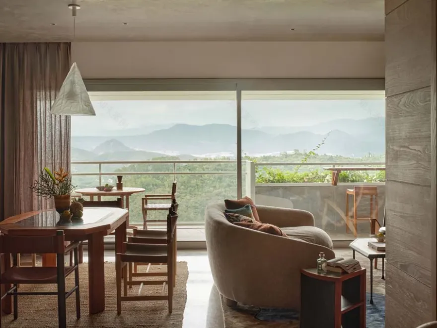 现代油画中走出的家-22