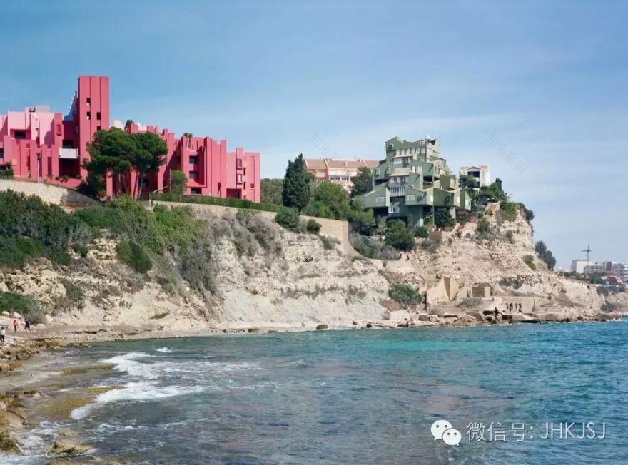 好魔幻!红蓝协奏曲——西班牙公寓设计-3