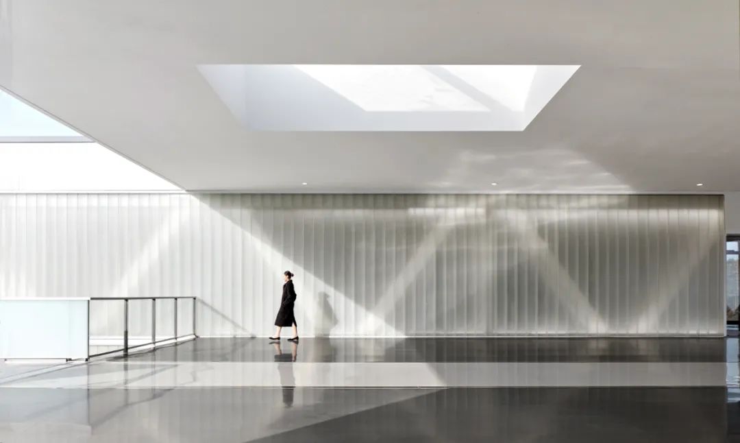 融创华北│郑州漫山艺术中心——东方水墨韵味的现代空间设计-4