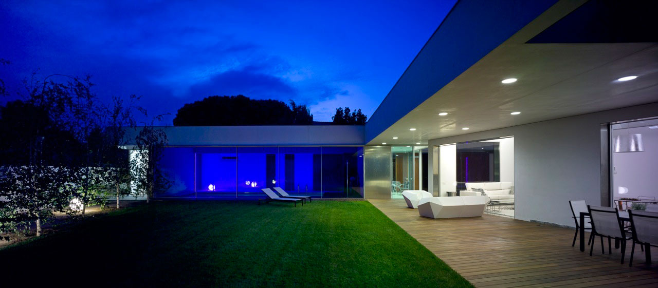 融合自然的西班牙现代住宅——G///bang El Caserón-28