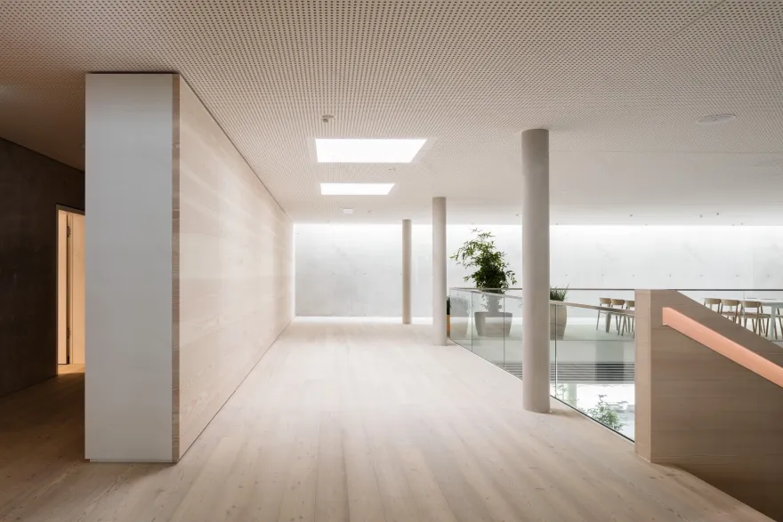 PERI Canteen · 德国南部现代工业风室内设计丨Studio ESW,Architekten Mühlich,Fink-31