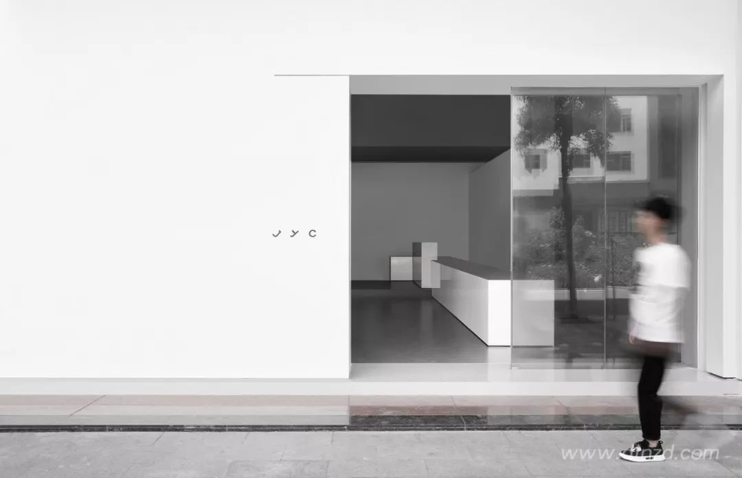 叛逆者 JYC 服饰办公空间 | 几何美学与功能性的完美融合-17