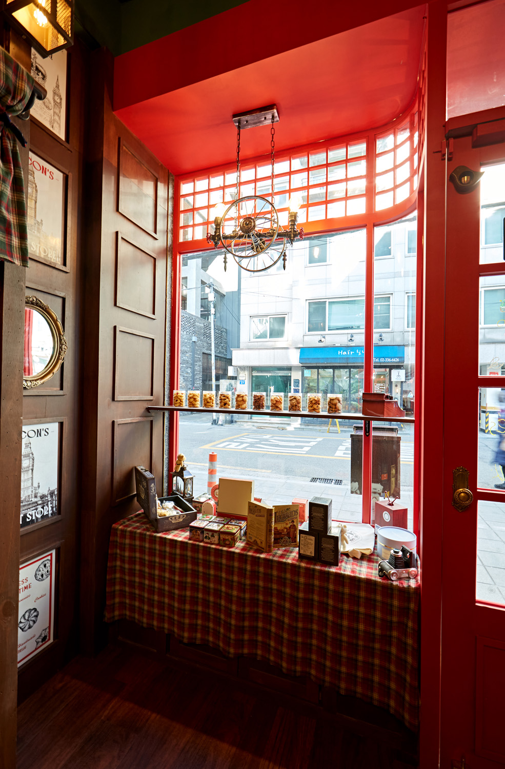 红色外观,12 平米小空间的大设计-16