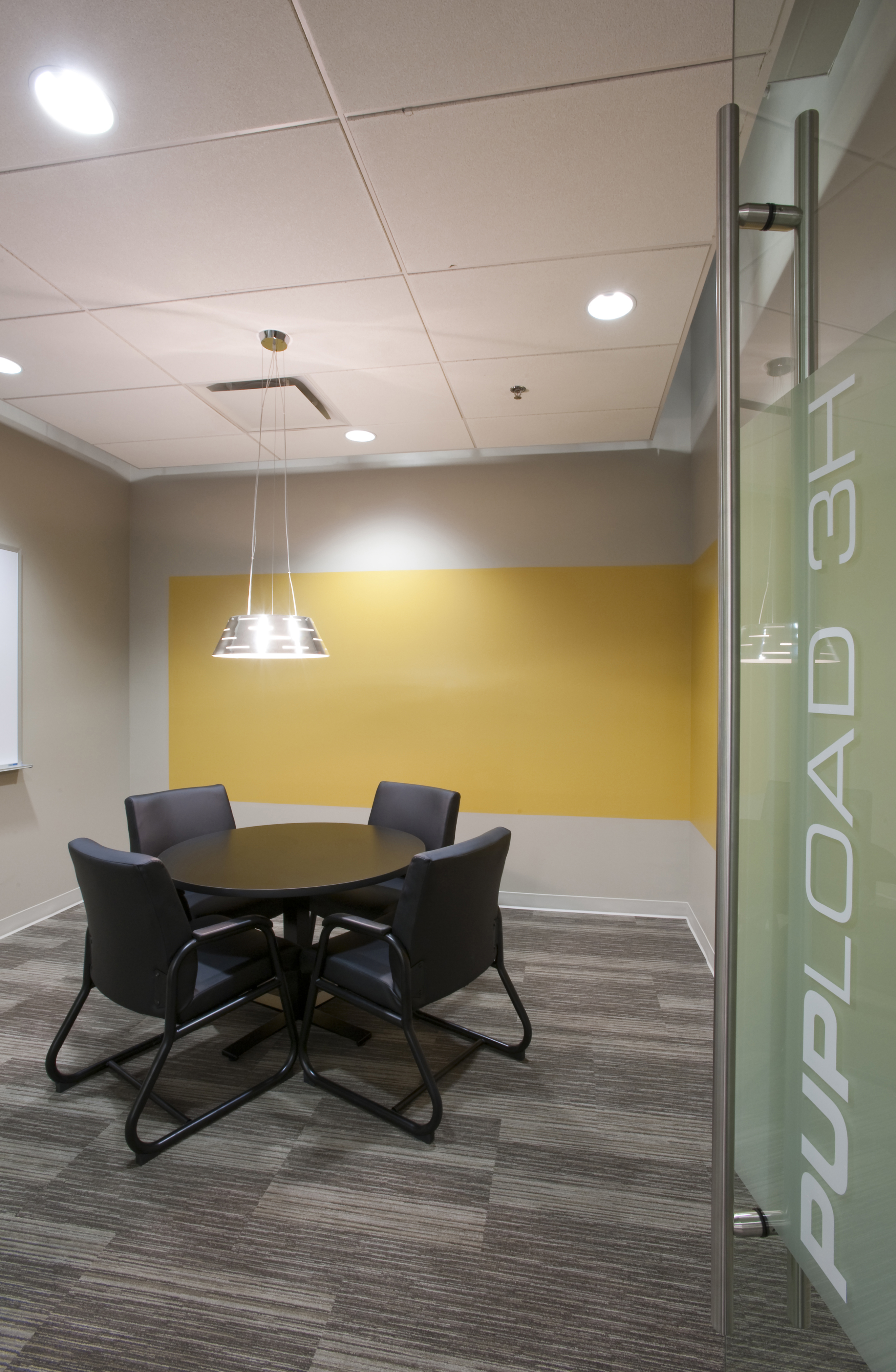 量身定制的 Freightquote 总部，呈现工业风与企业文化完美融合-17