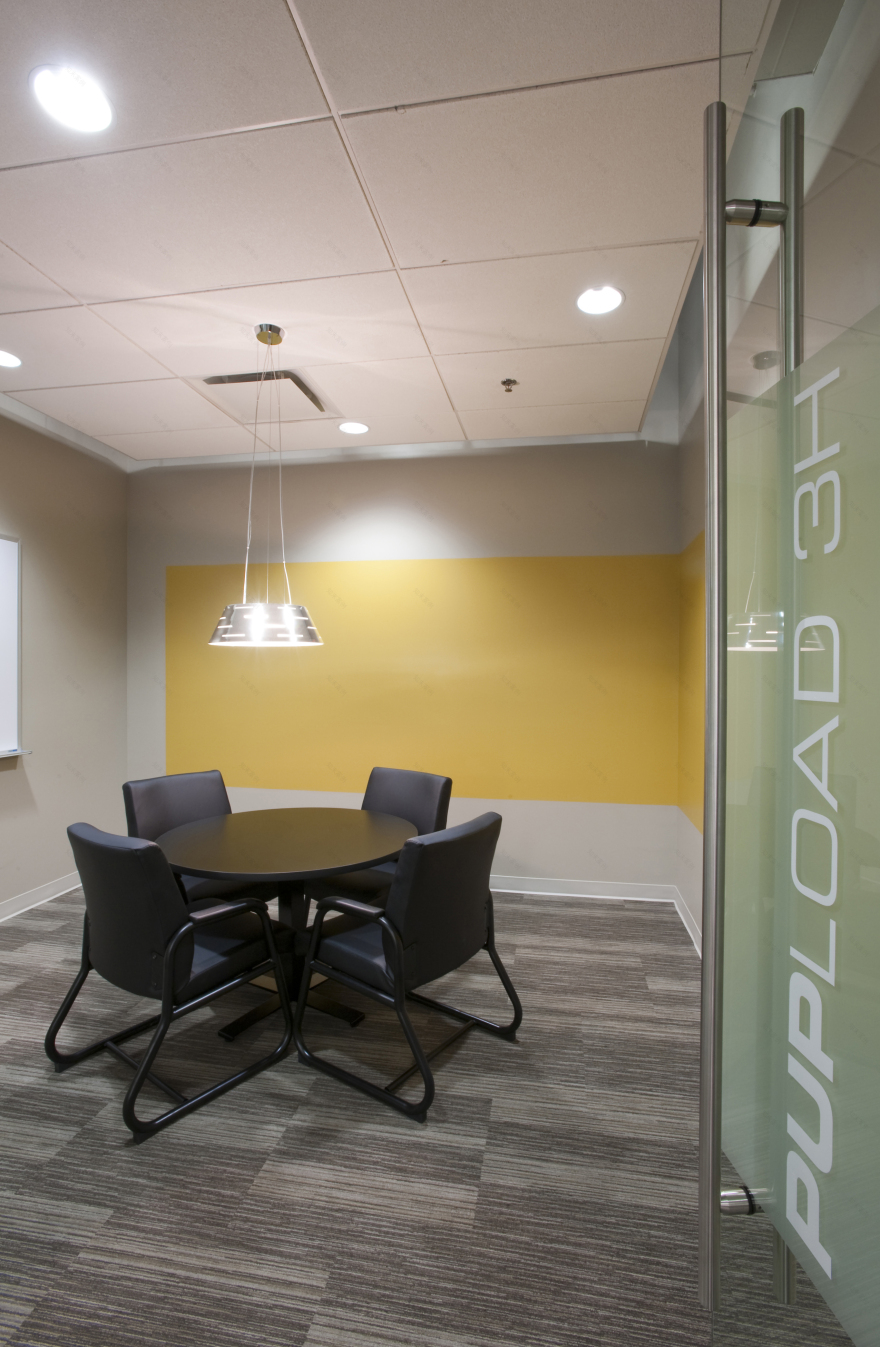 量身定制的 Freightquote 总部,呈现工业风与企业文化完美融合-17