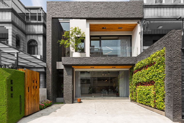 台中 30 年老屋蜕变为自然舒适的办公住宅空间-1