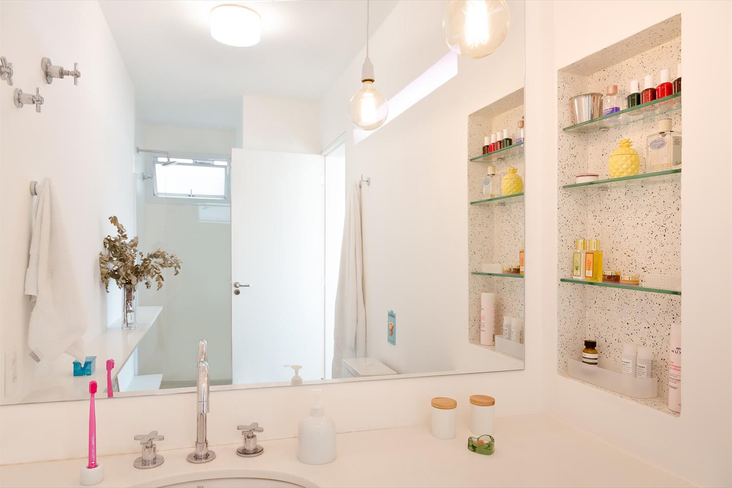 巴西圣保罗木质公寓,城市美景尽收眼底-14