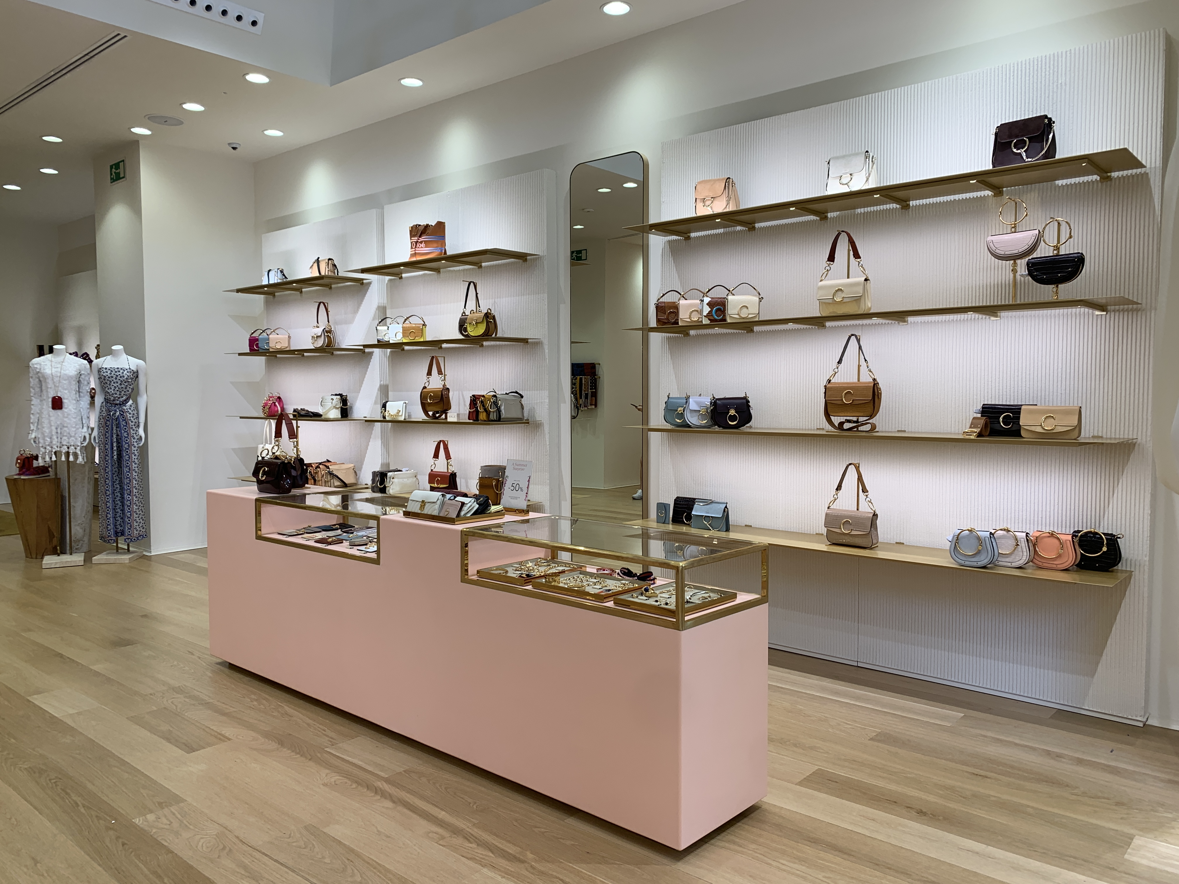 Chloé精品店视觉陈列与橱窗设计项目丨西班牙马德里-8