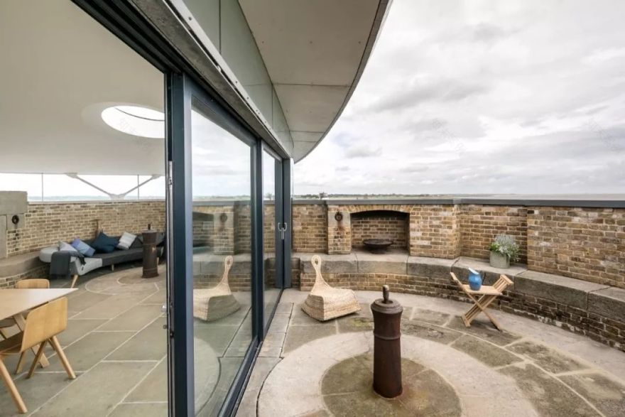 废墟中的现代城堡 | 私人住宅的惊艳转变-34