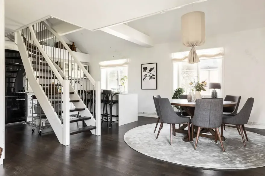 旧楼改造的灰色与白色中性 duplex-5