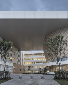 Soochow University Gaoyou Experimental School / 9-Town Design Studio for Urban Architecture
