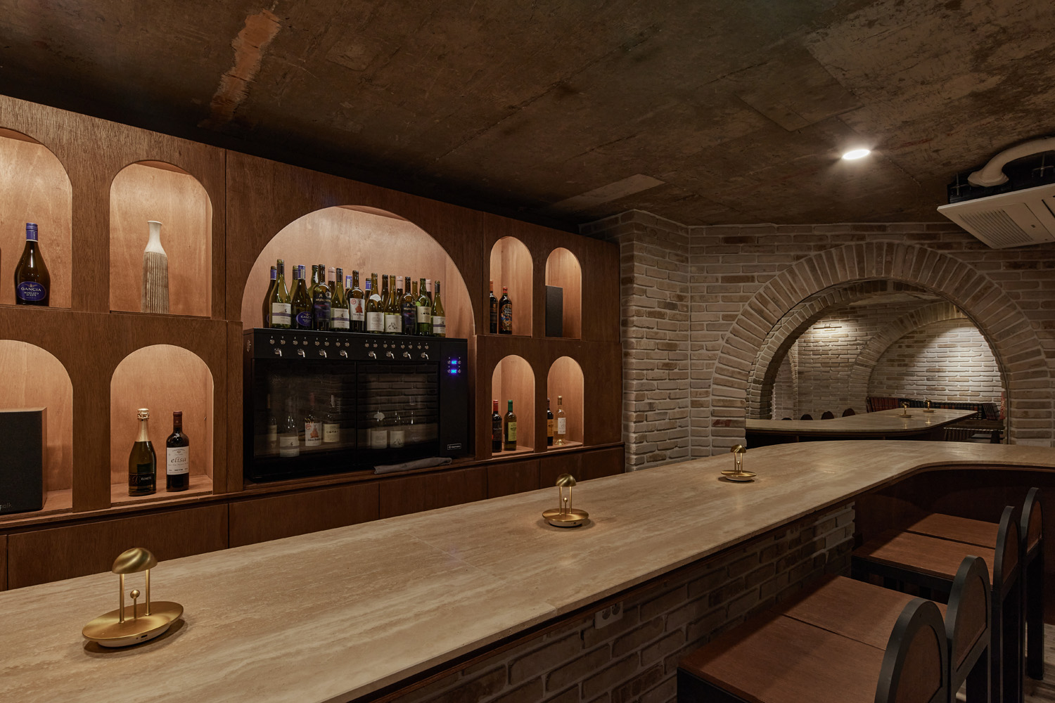 【韩国高级红酒酒吧设计】融合传统与现代的 40 平米奢华空间-4