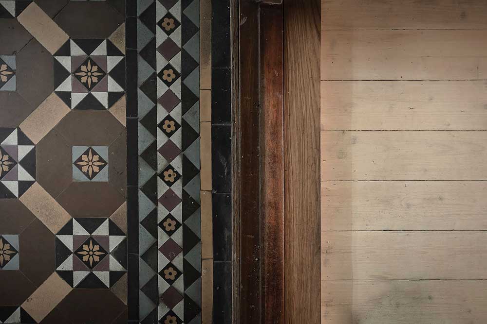 瑞典 48 平米趣味公寓 | 暖色调与幽默壁画完美结合-25