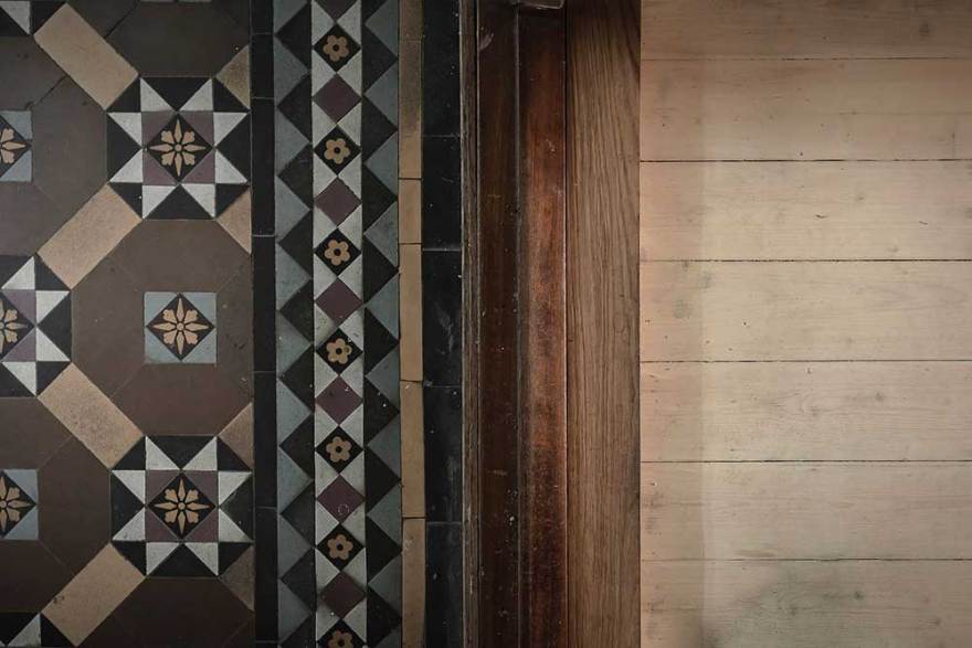 瑞典 48 平米趣味公寓 | 暖色调与幽默壁画完美结合-25