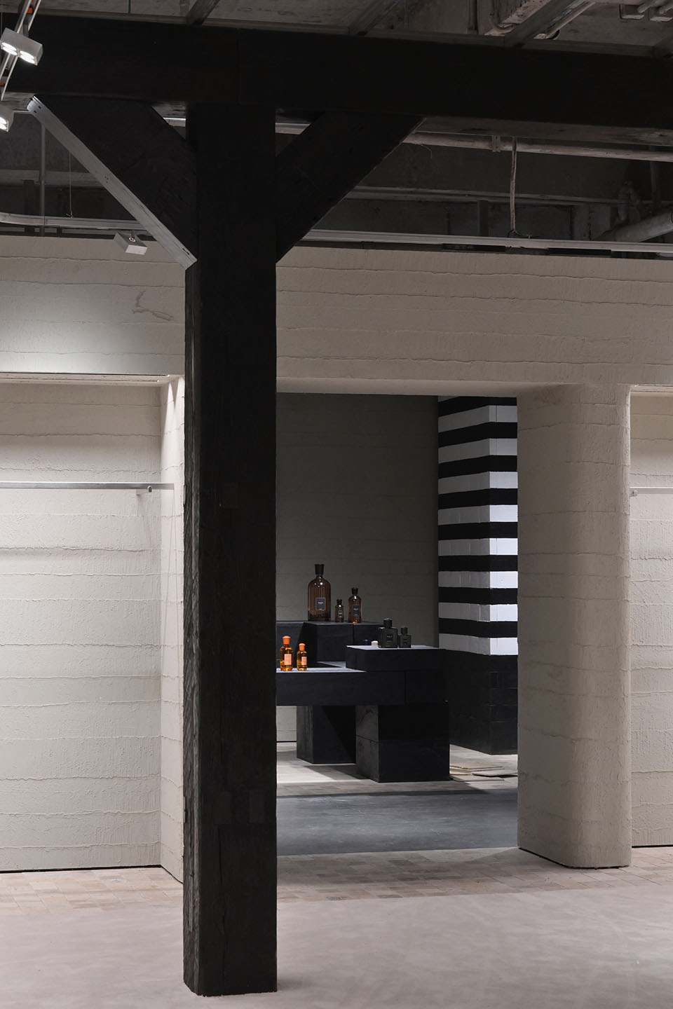 ÉLEVÉE 以类买手店&BE NORMAL CAFE 咖啡丨中国厦门丨退化建筑-31