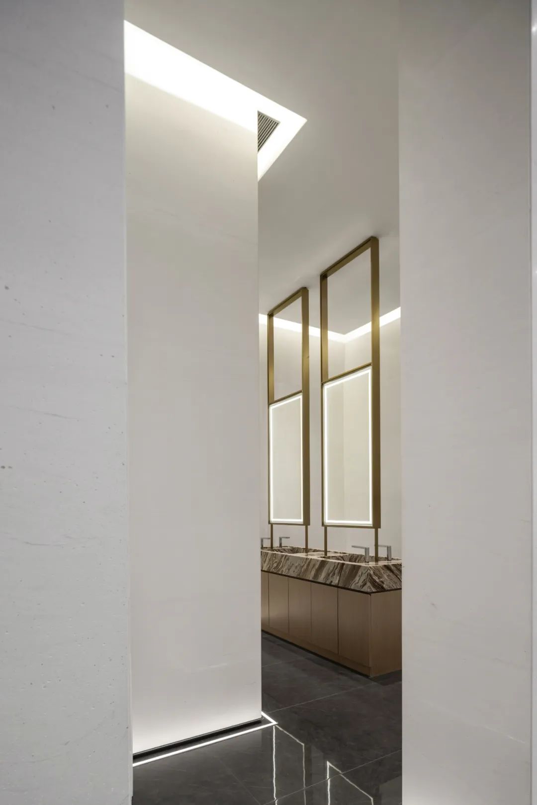 高铁时代销售中心丨中国重庆丨元禾大千-32