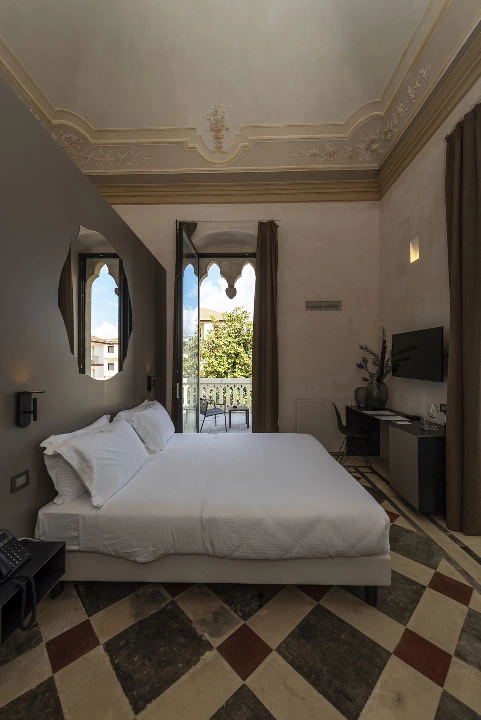 意大利修复古堡别墅,新旧对话的光影空间-39