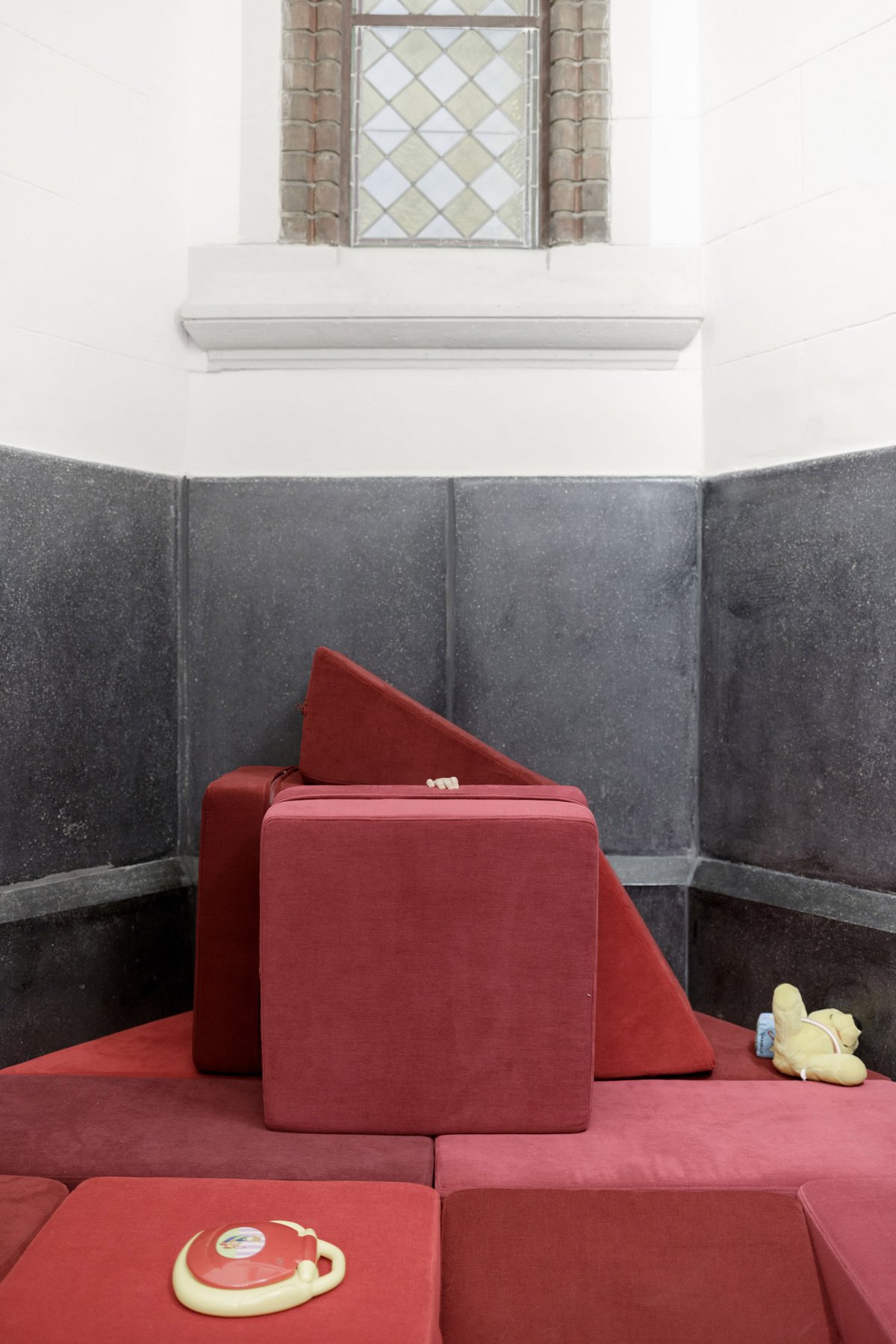 Sacral Spaces 教堂里面的神圣乐园-13