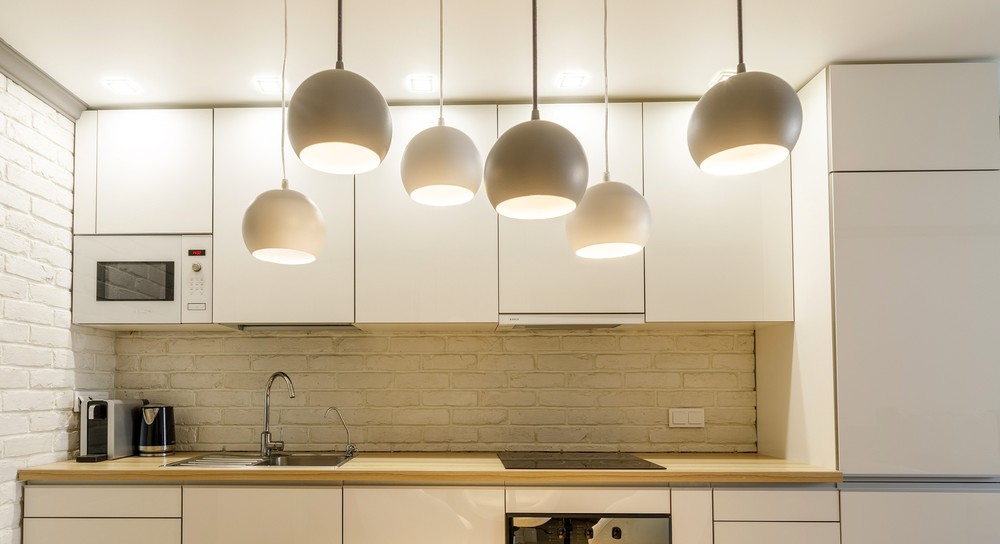 现代简约小厨房与客厅一体空间设计-8