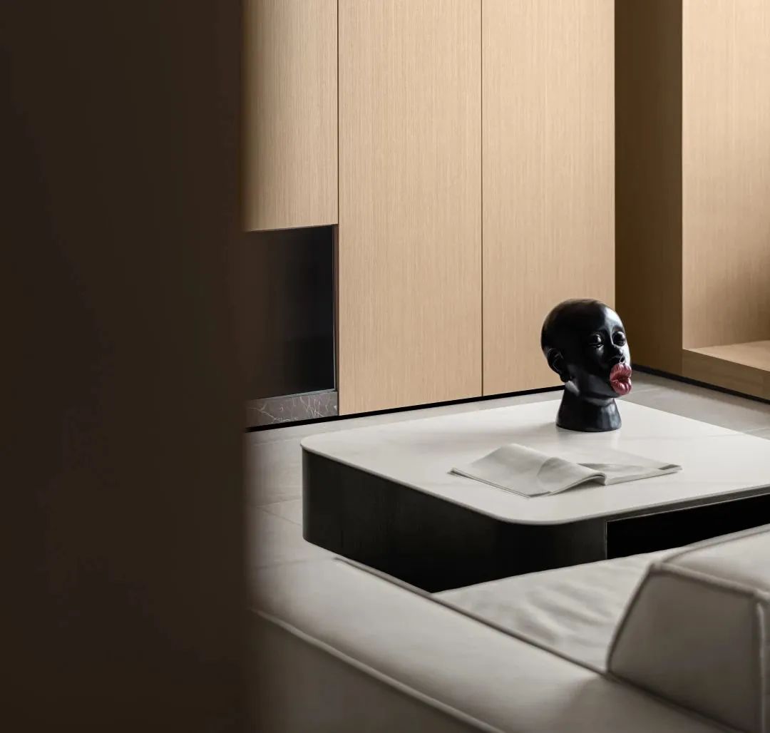 轻灰+原木格调，克制的温柔美-20