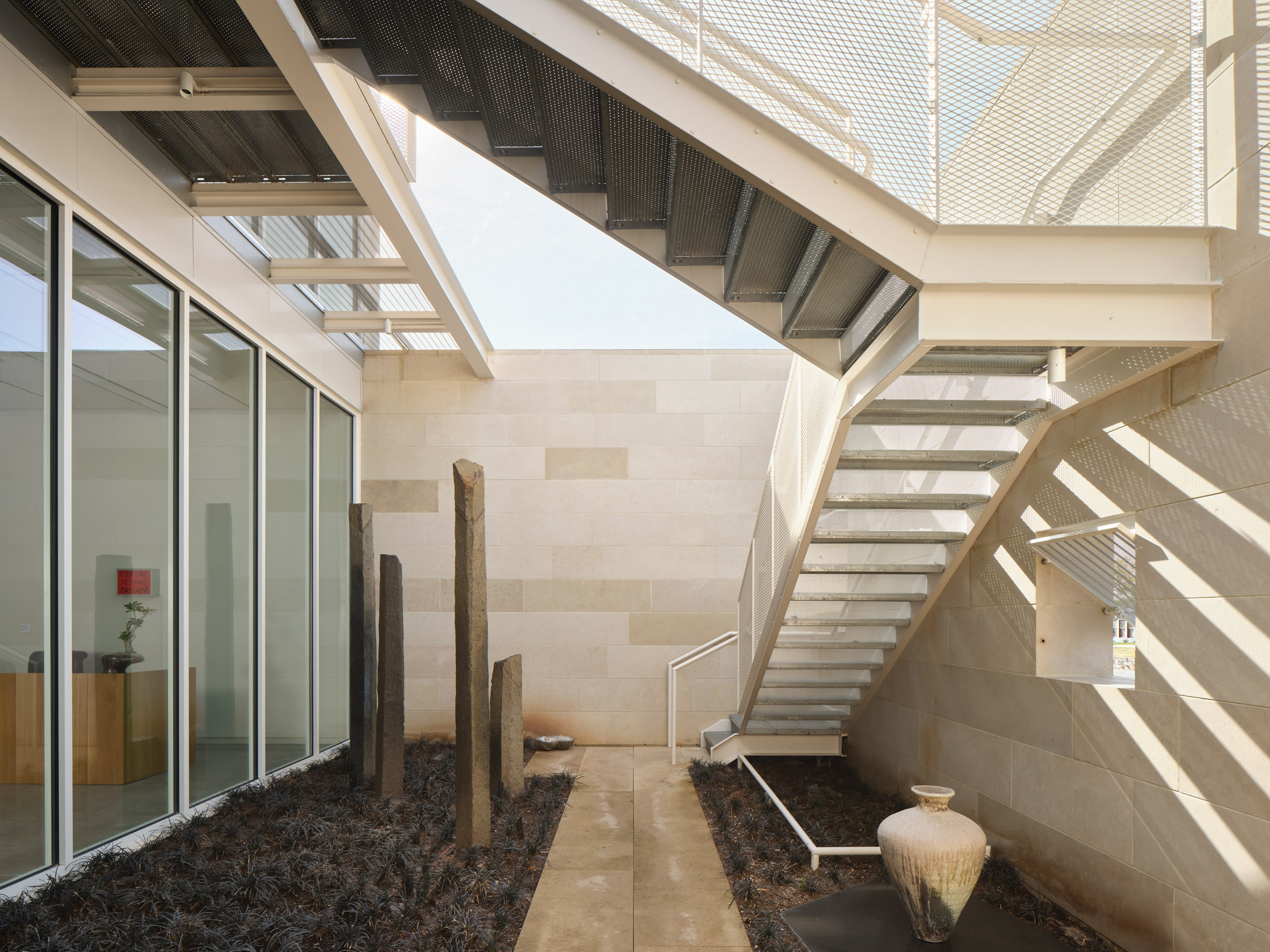 大理石瀑布艺术工作室丨美国奥斯汀丨Lake Flato Architects-15