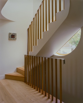 润达大厦（注：Runda可音译为润达，House常见可译为大厦，具体需结合实际情况，若Runda有特定含义，可能需调整） 丨英国丨Nikjoo Architects,Flawk