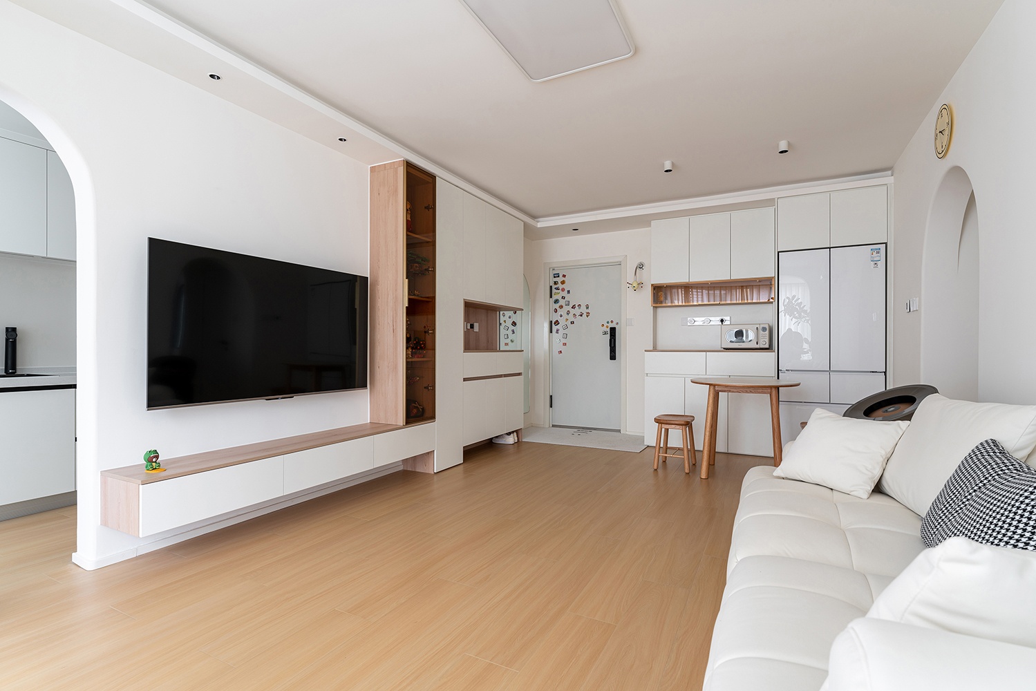 奶油原木一落地，温馨色调+耐用质感，放大30㎡的效果就有了~-7