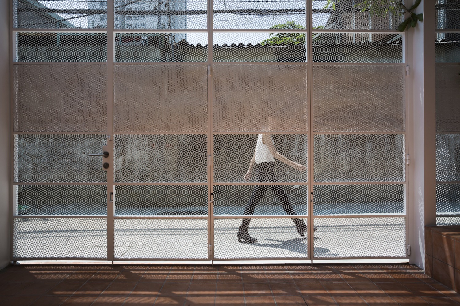 越南 Binh Thanh 小公寓设计 · 城市中心的绿色庭院-36