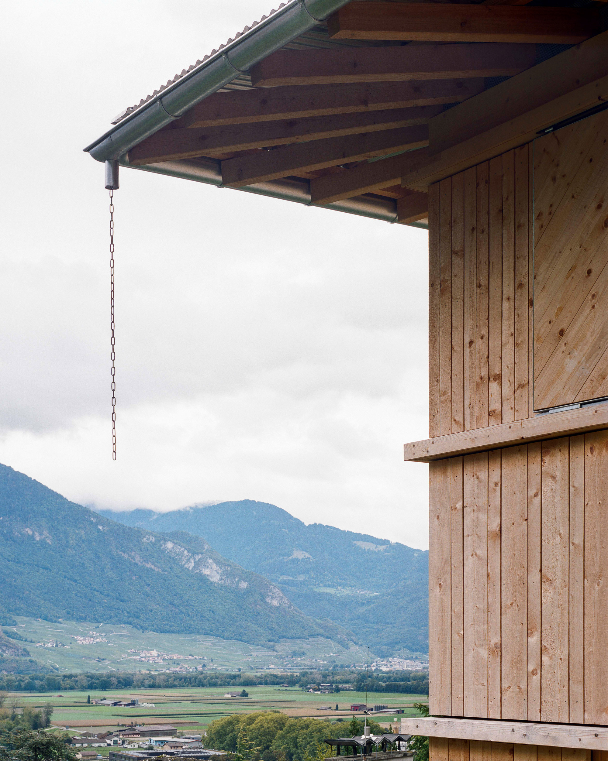 葡萄园中的房子丨瑞士-26