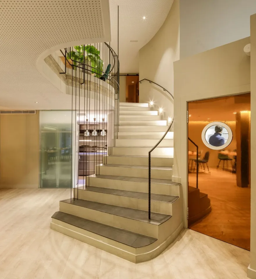 预算问题变成设计优势,打造原生态工业风格餐厅-22