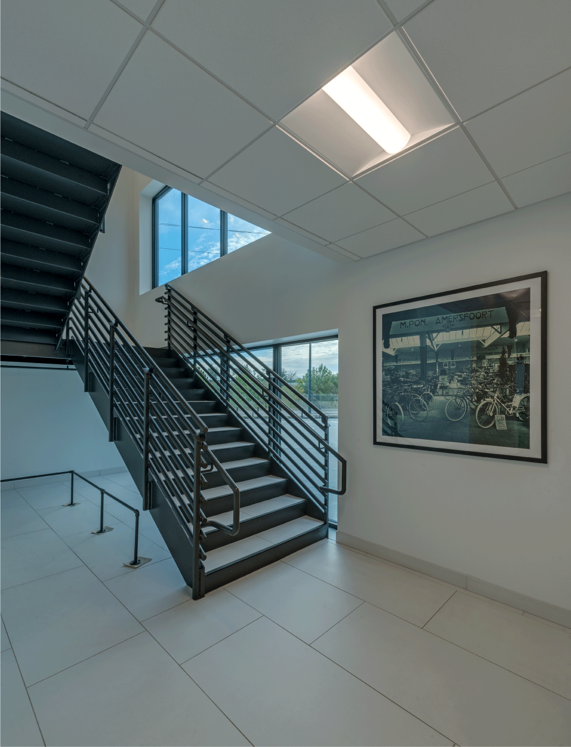 多功能汽车展厅及办公空间丨Goree Architects-14