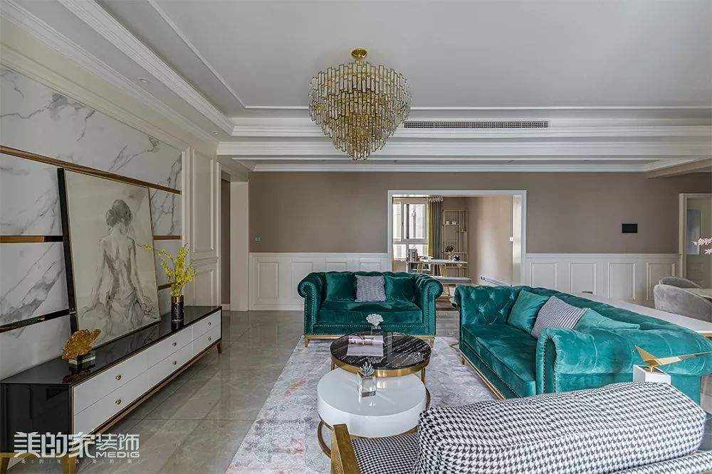 三代同堂的现代家园,金属质感与色彩活力的完美融合-25