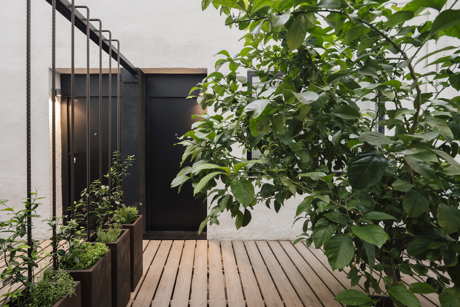 西班牙废弃仓库变身创意办公区丨RuizEsquíroz-23