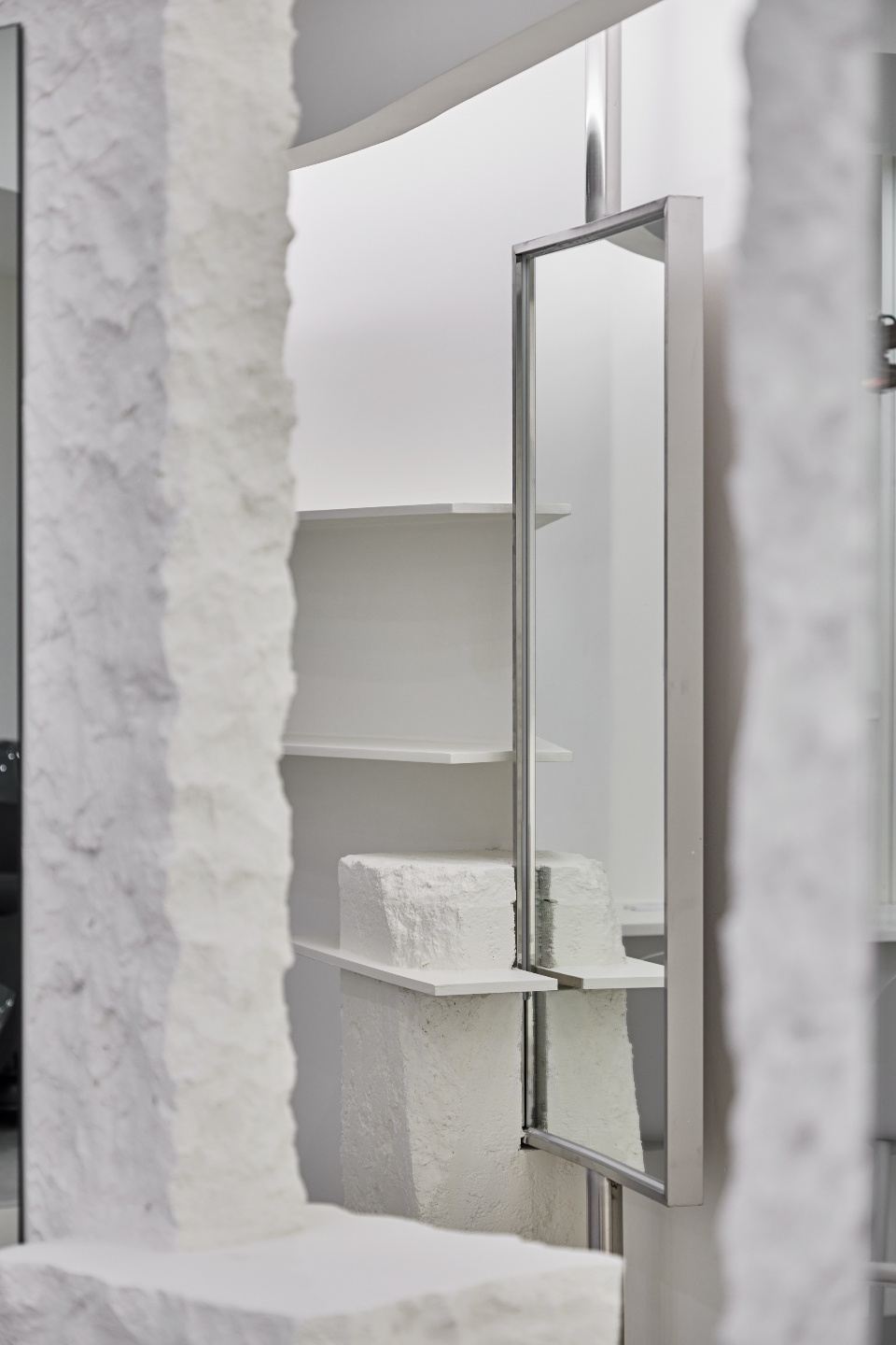 白色调高级美容沙龙，打造舒适私密空间-25