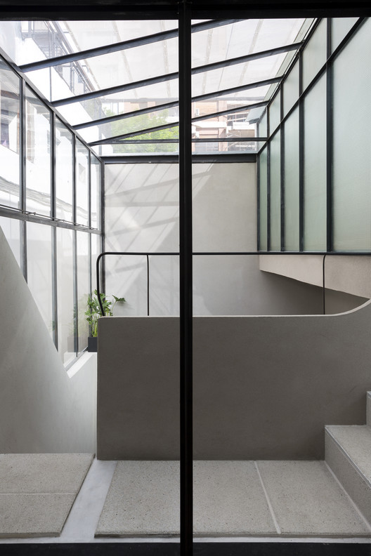 中庭公寓的透明改造-23
