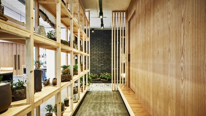 40 平高级餐厅室内设计案例 | 精致木质空间-9