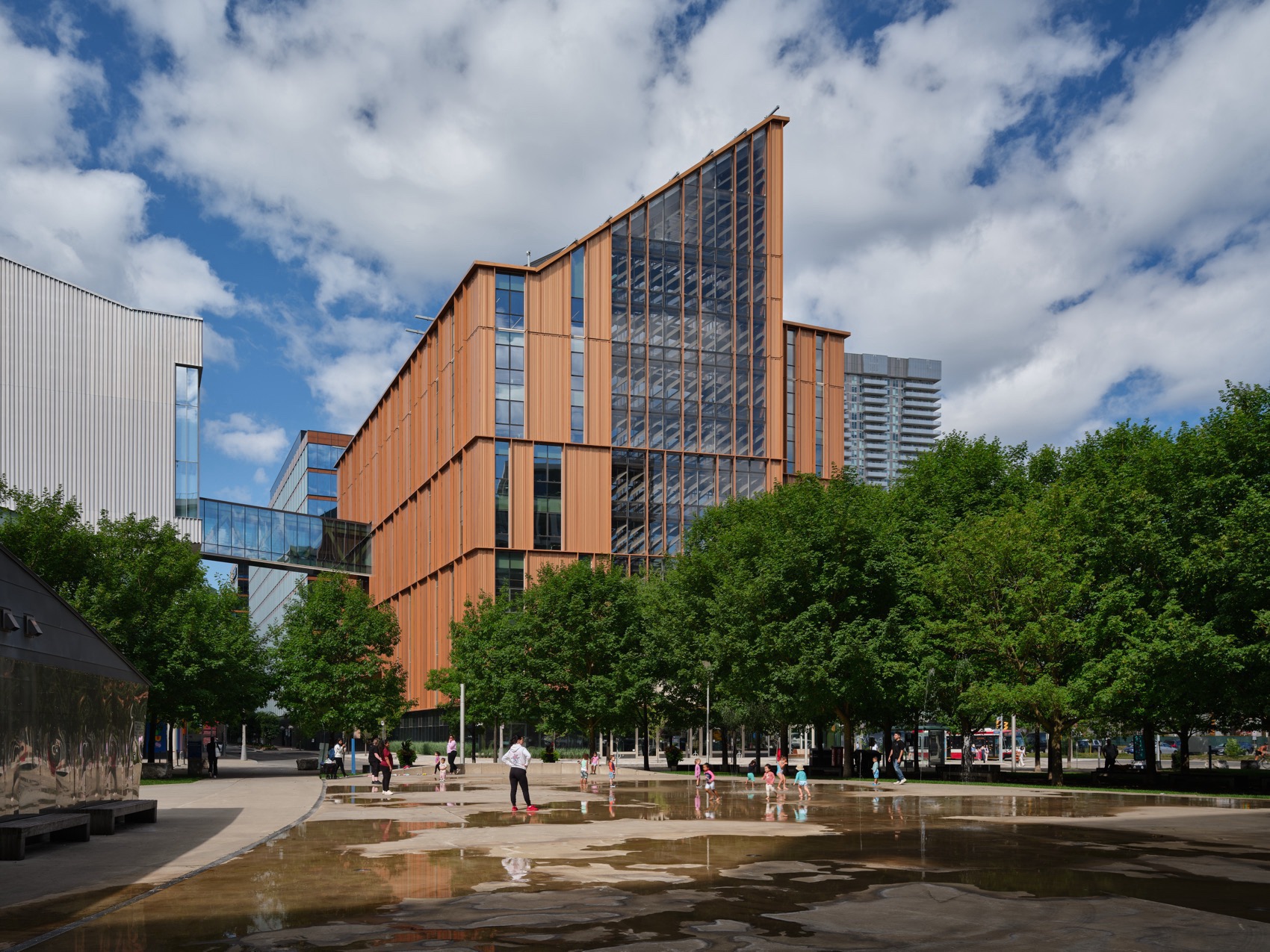 Limberlost广场活动中心丨加拿大多伦多丨Moriyama Teshima Architects等-7