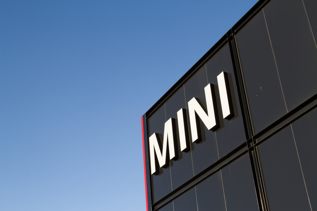 Doncaster 宝马 MINI 中心_高科技环保设计-10