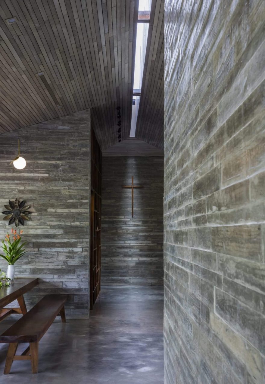 Am House · 越南带茅草屋顶的花园住宅-15