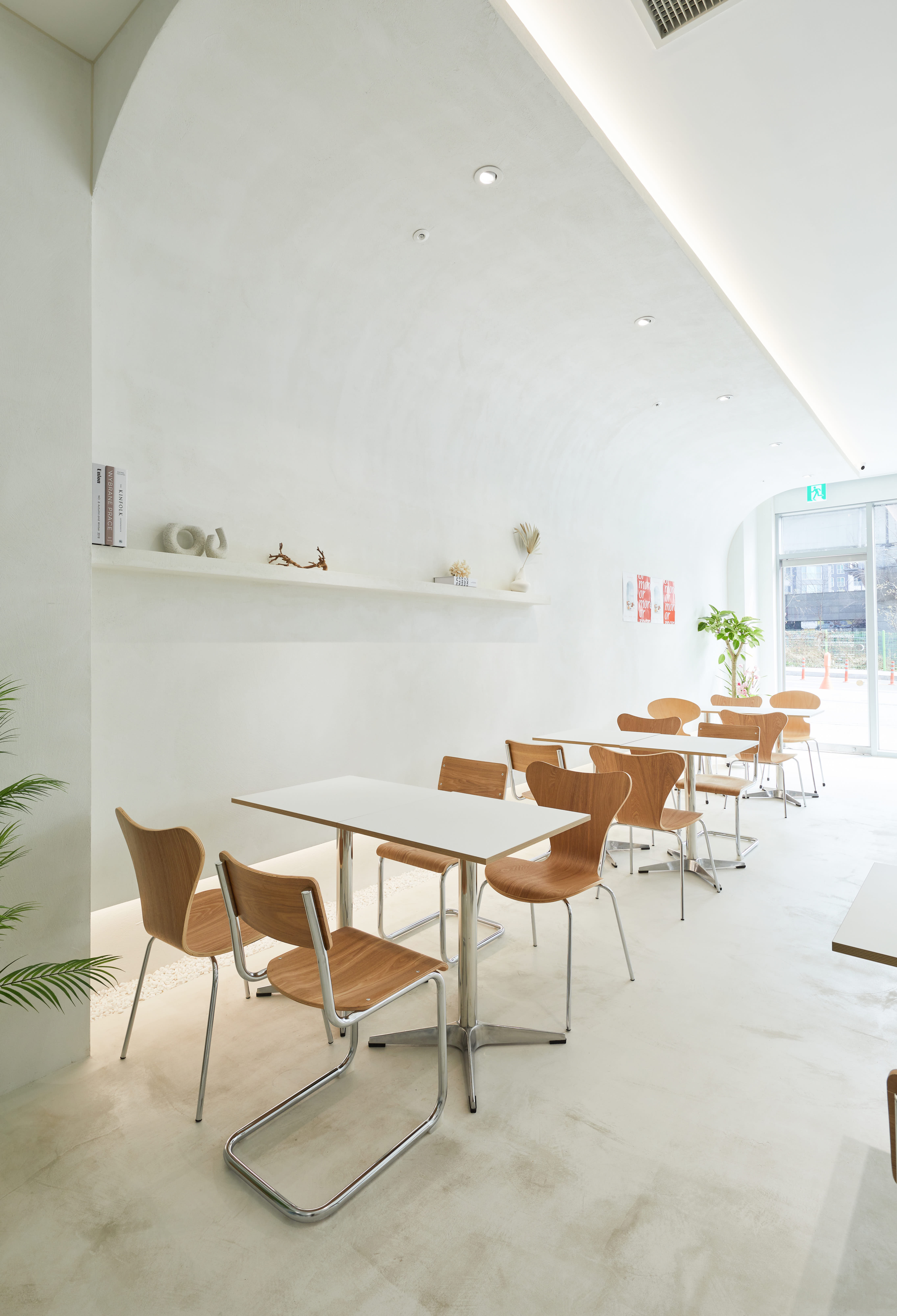 白色梦幻，33 平米咖啡厅的极致设计-14