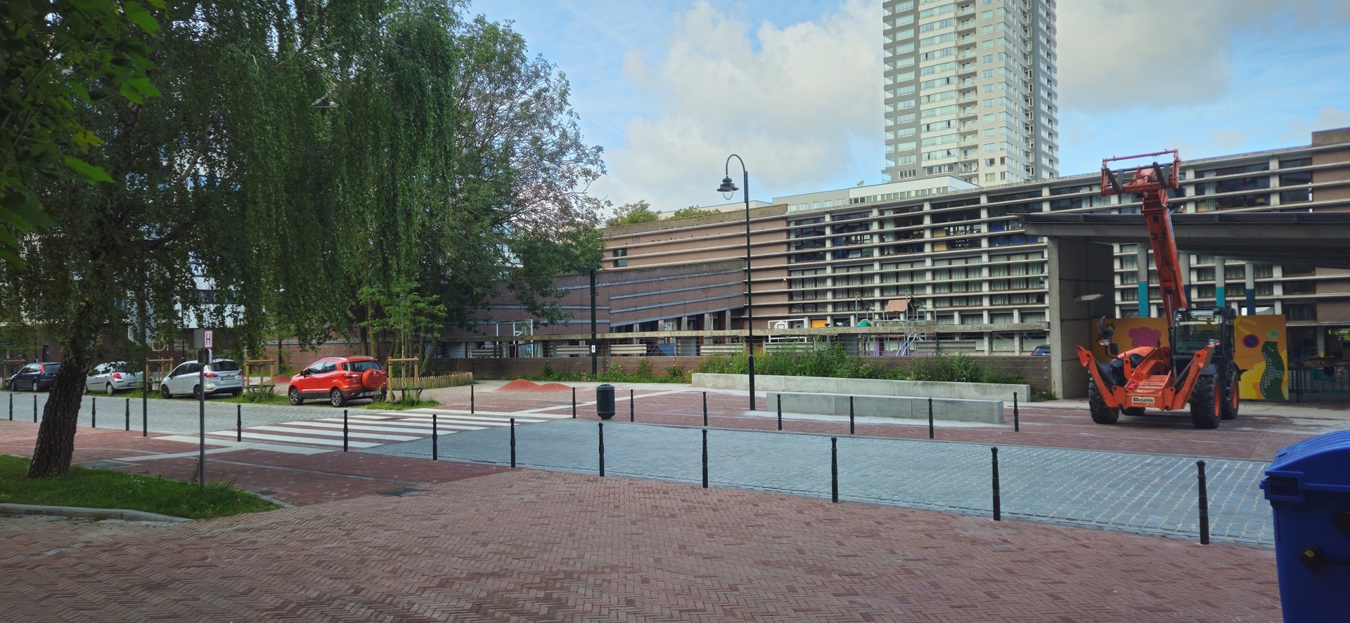 布鲁塞尔Klavertje Vier小学前广场落成项目丨比利时丨Act,Wauw和Tractebel组成的联合体-4