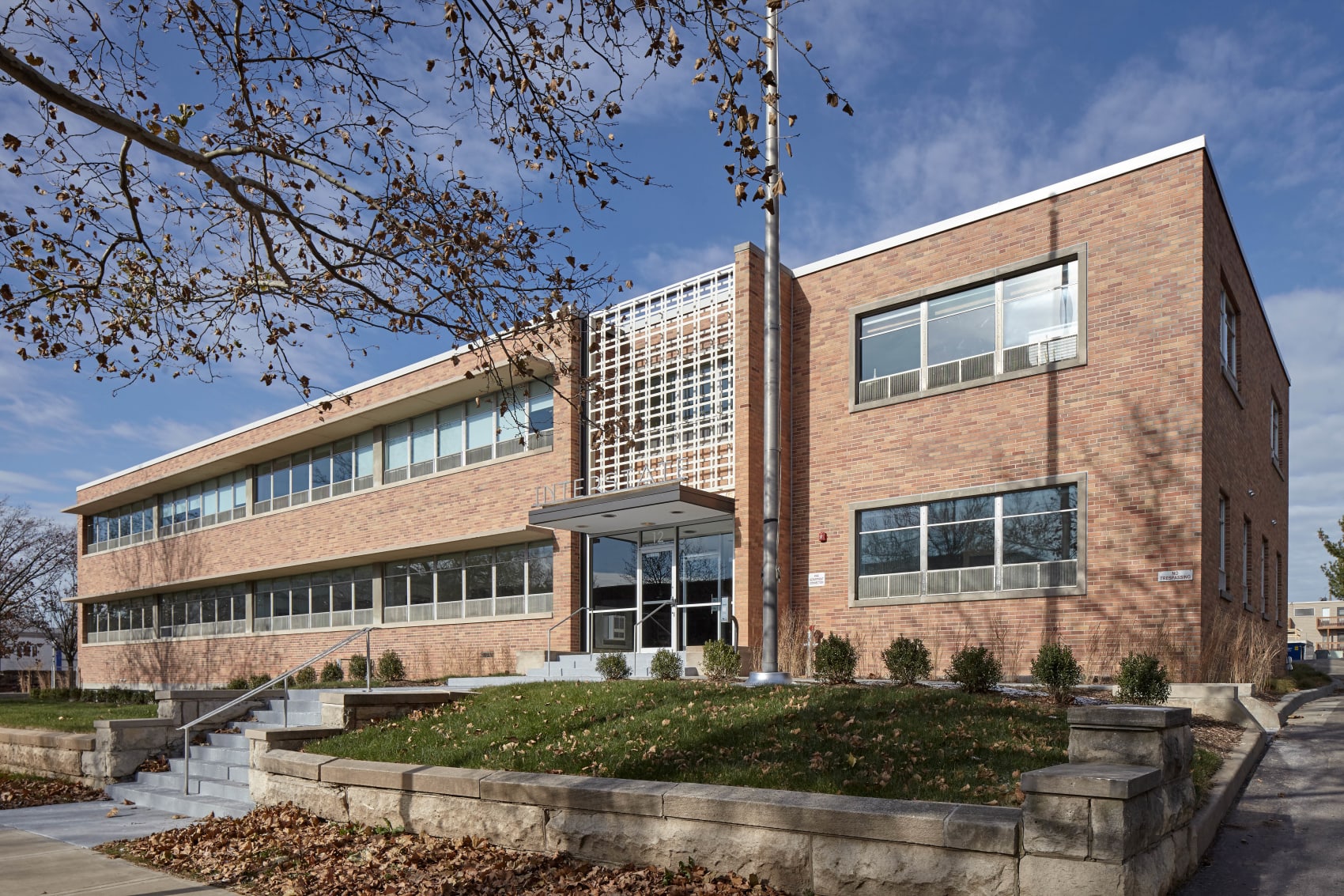 州际公寓（注：Flats常见有公寓的意思，Interstate表示州际的，结合常见语境这样翻译较合适，但具体含义可能需结合更详细的背景信息） 丨美国堪萨斯城-30