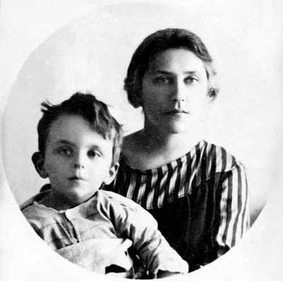 你知道是谁帮助新华社发出了第一条英文电讯?-5